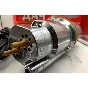 Вібраційний насос Дачник 2